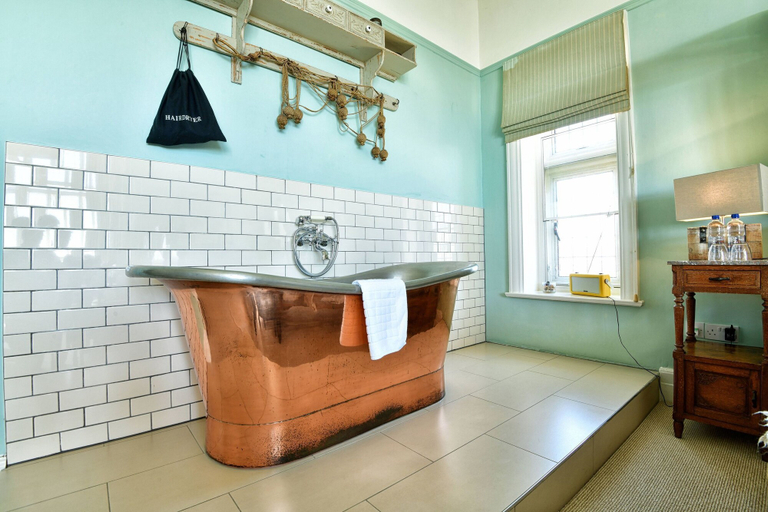 Bathroom 4, The Beach House, Hampshire