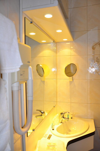 Bathroom 4, Europe Hotel, West-Vlaanderen