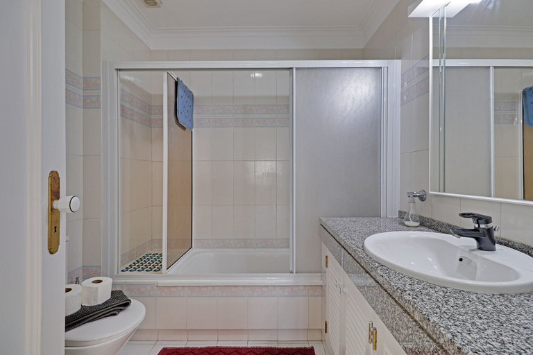 Bathroom, Vilamoura Main Avenue by Homing, Loulé