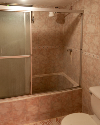 Bathroom 4, Camazotz Hostel, Antigua Guatemala