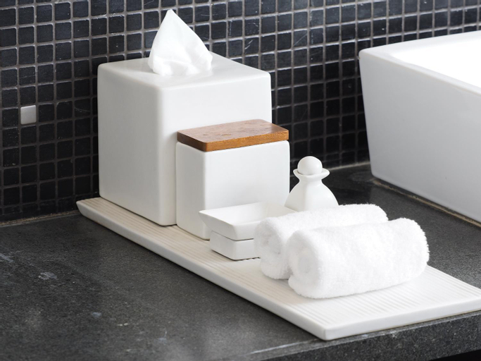 Bathroom 10