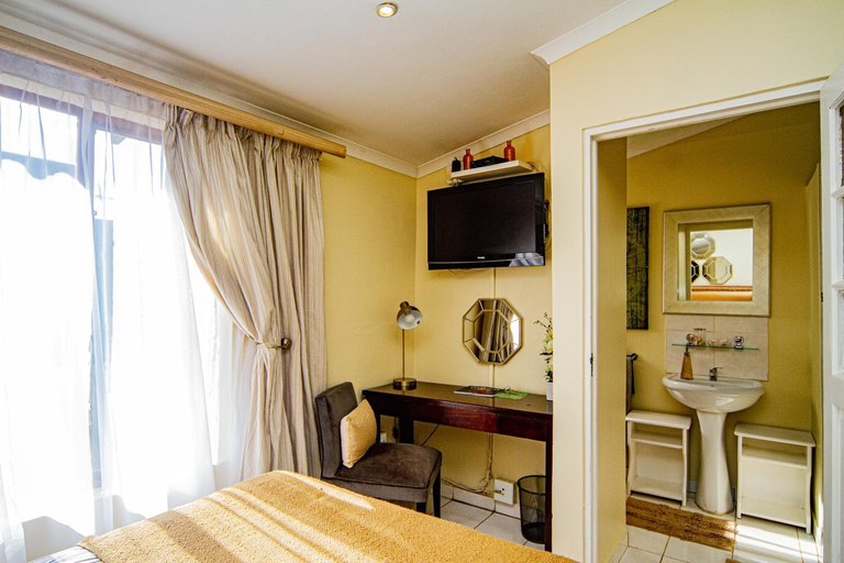 Bathroom 5, La Loggia Bb, eThekwini