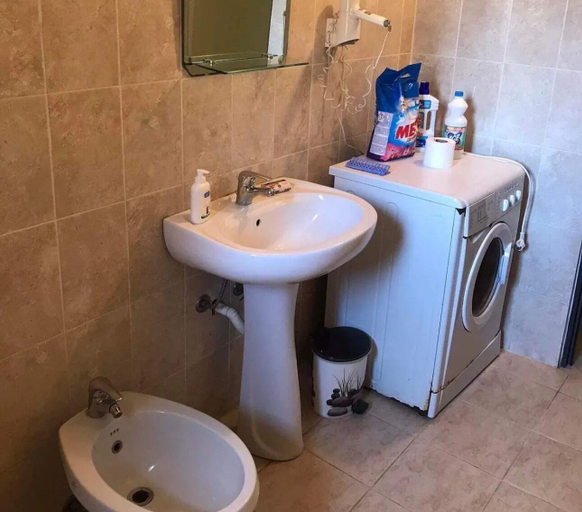 Bathroom 2, Friendly Apartments 301, Durrësit