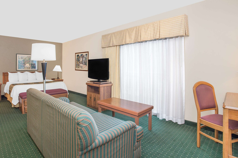Bedroom 3, Hawthorn Extended Stay by Wyndham Green Bay, Brown