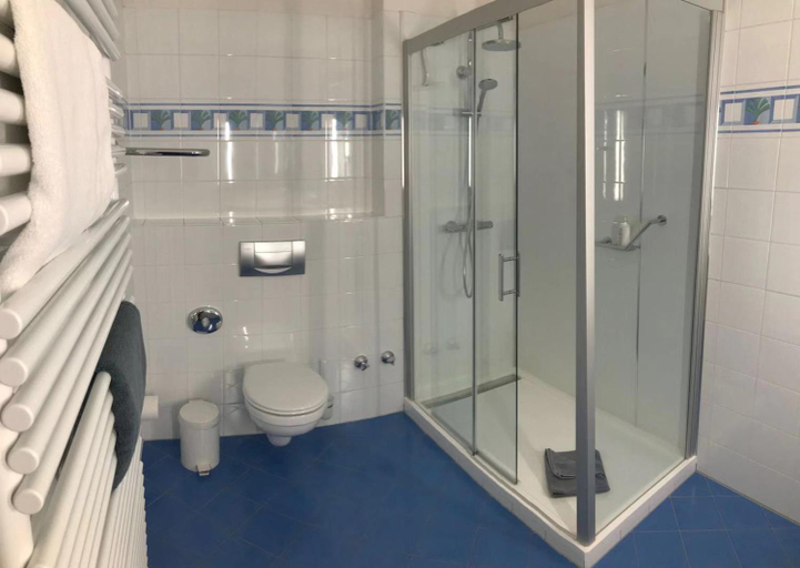 Bathroom 5, Hotel Villa Viktoria Luise, Harz