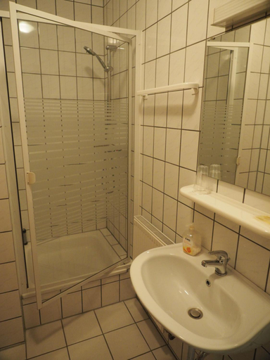 Bathroom 5, Messe Motel Laatzen, Region Hannover