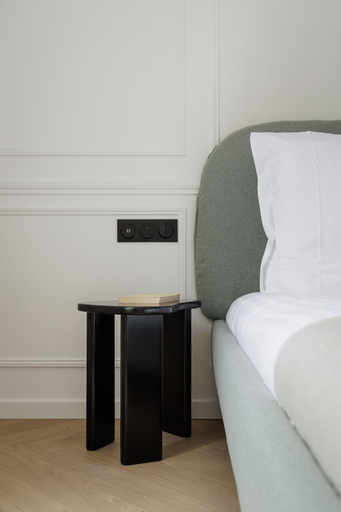 Bedroom 2, Poetic Stay - Louvre, Paris