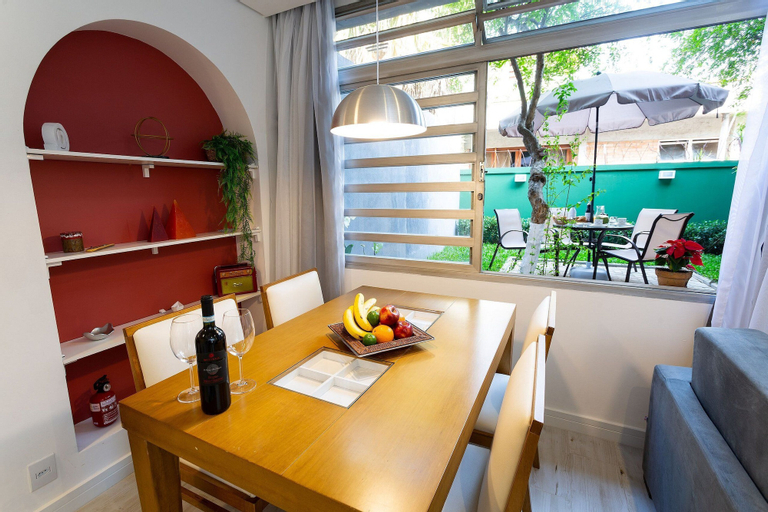 Apartamento com quintal na Praça do Pôr do Sol, São Paulo