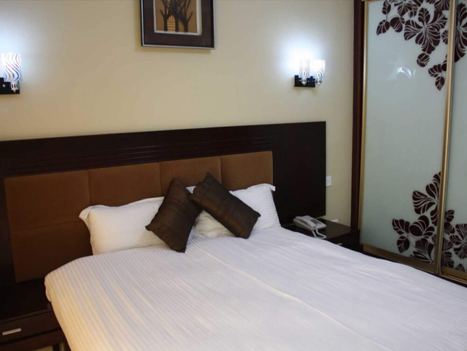 Bedroom, Nomad's Court Lodge, Lusaka