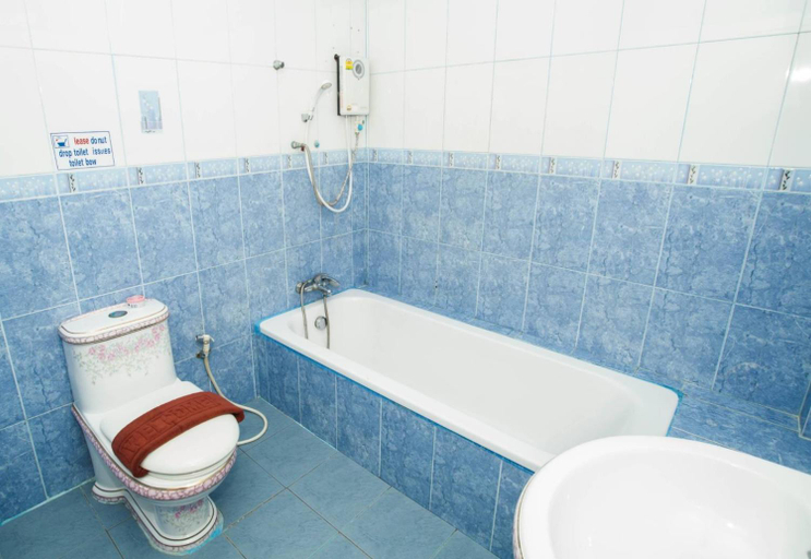 Bathroom 4, Noble Night Guesthouse Kanchanaburi, Muang Kanchanaburi