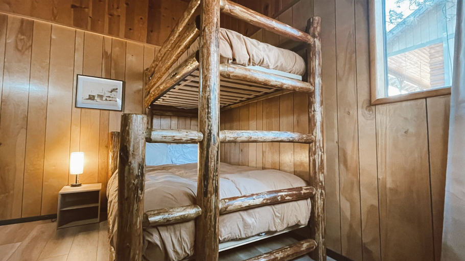 Bedroom 4, The Oasis Chalet, San Bernardino
