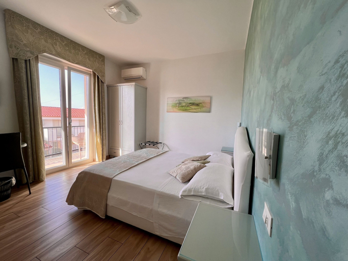 Bedroom 4, Bella Tropea Accommodation, Vibo Valentia
