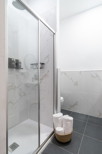 Bathroom 3, Limehome Porto Rua de Dom Manuel II, Porto