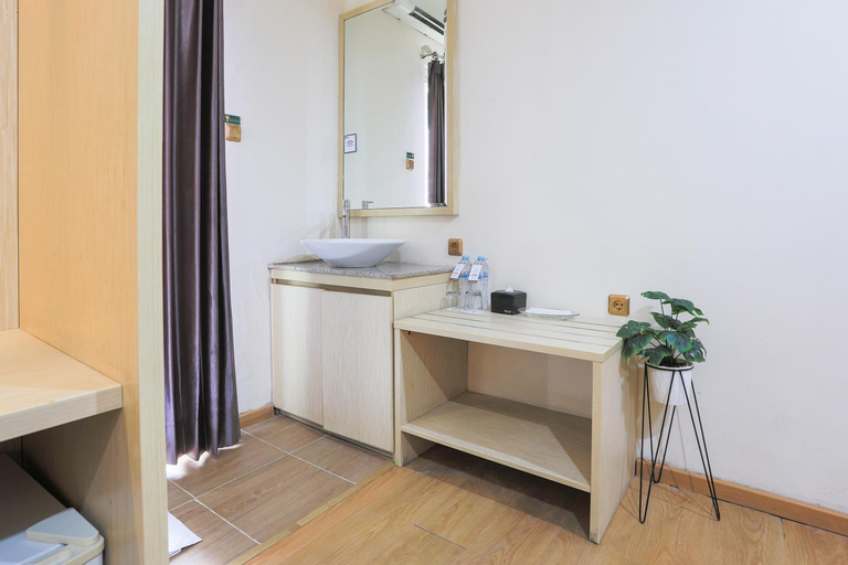 Bathroom 10