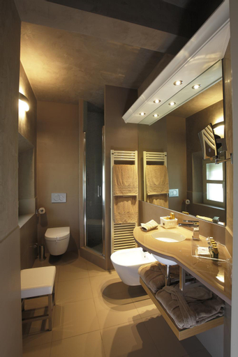 Bathroom 4