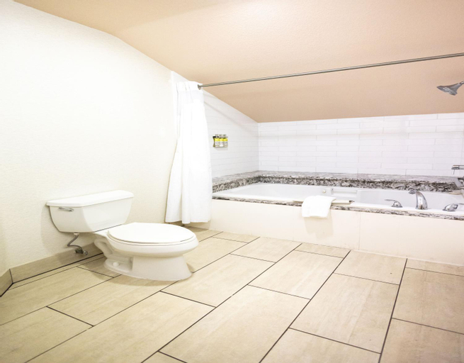 Bathroom 17