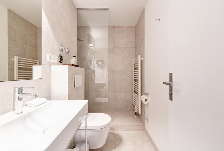 Bathroom 4, Admiral, München