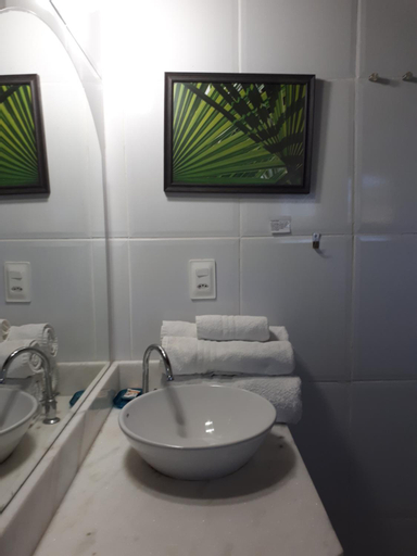 Bathroom 13