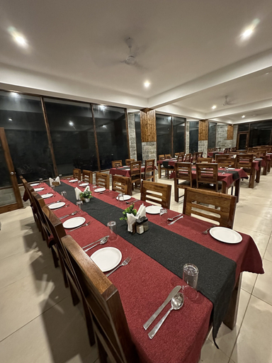Food & Drinks 5, Gezellig Inn - Magic Mountain, Kullu