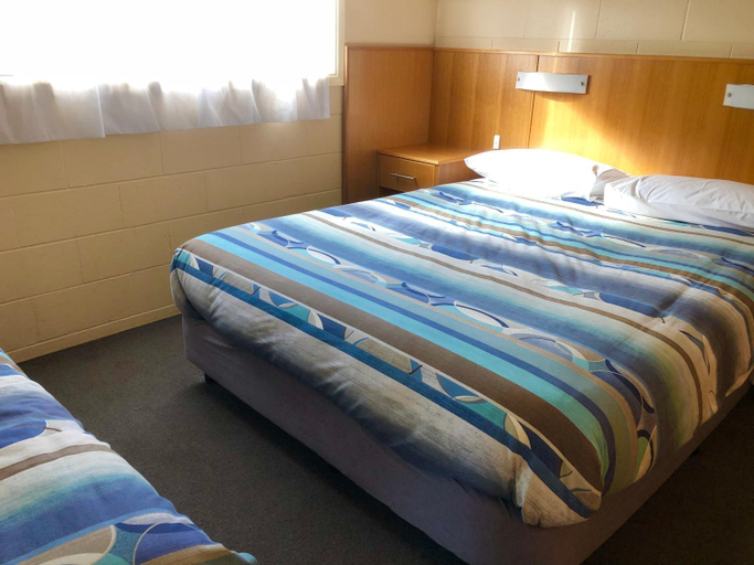 Bedroom 3, Sheffield Motor Inn, Kentish