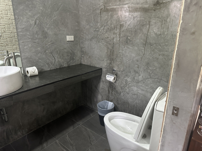 Bathroom 3, The Beatles Lagoon, Pulau Phuket
