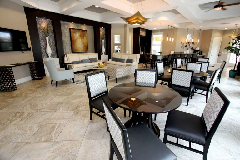Food & Drinks 5, 4779 Solterra, Polk