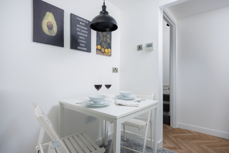 Others 5, Central Plymouth 2Bed Apartment-Sleeps 4, Plymouth