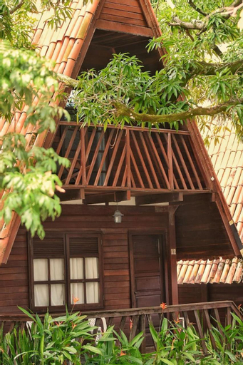 Exterior 2