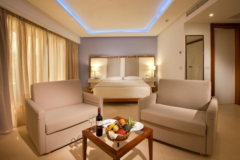 Bedroom 3, Alimounda Mare Hotel, South Aegean