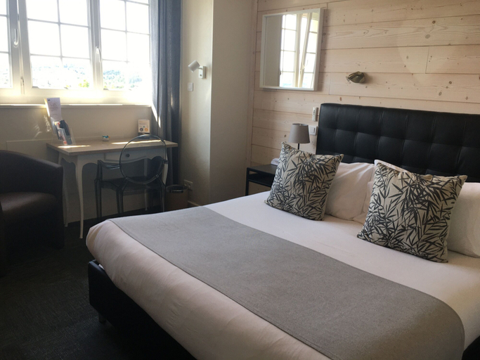 Bedroom 3, La Bonbonniere, Sure Hotel Collection by Best Western, Côte-d'Or