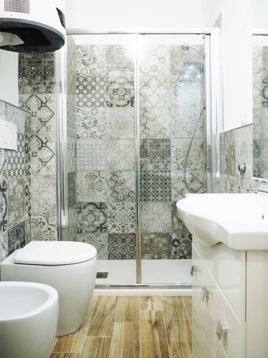 Bathroom 2, Hotel Residence Villa Nina, Savona