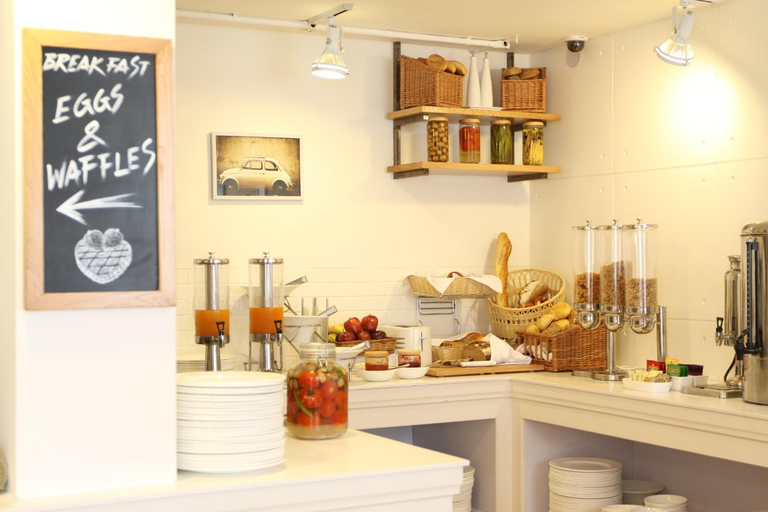 Food & Drinks 5, bloomrooms @ Link Road, Delhi