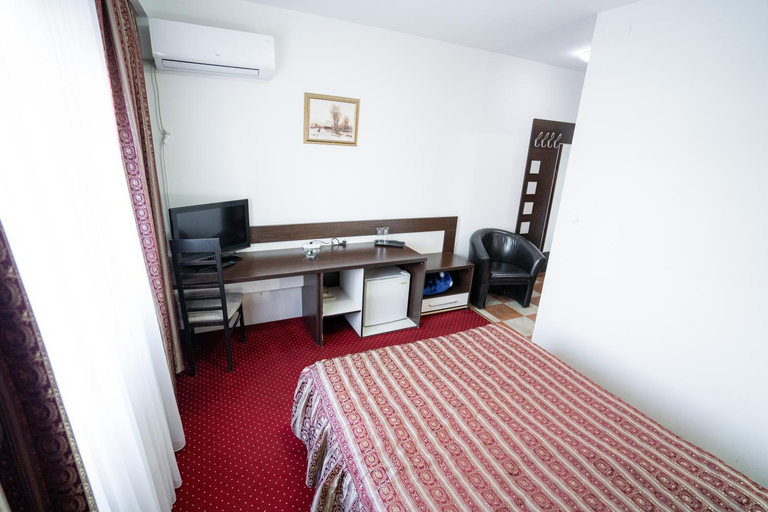 Bedroom 2, Hotel Polaris, Scheia