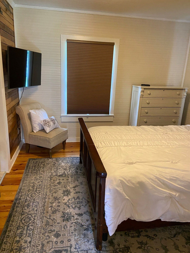 Bedroom 2, Frank Howard 111 Farmhouse, Pickens