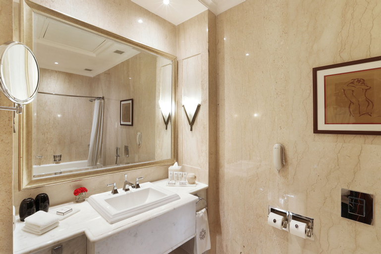 Bathroom 9