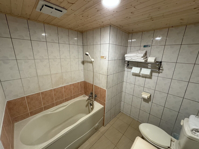 Bathroom 3, Yawan Spa Hotel, Taitung