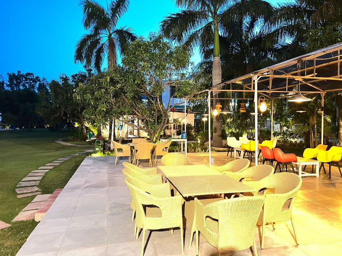Food & Drinks 5, Green Leaf Cafe And Home Stay, Gautam Buddha Nagar