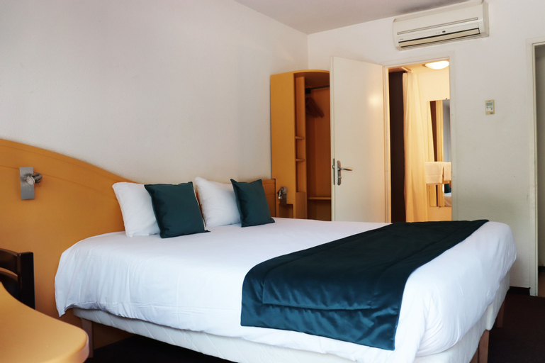 Bedroom 13