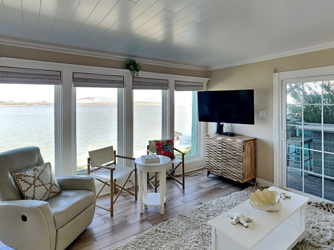 Others 5, Sunset Bay, Nueces