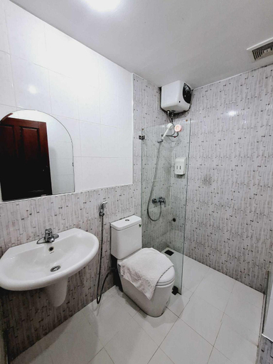 Bathroom, Sinnakhone hotel, Vientiane