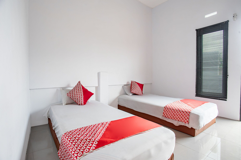 Room 4, OYO 93476 Owo Guest House Syariah, Jambi