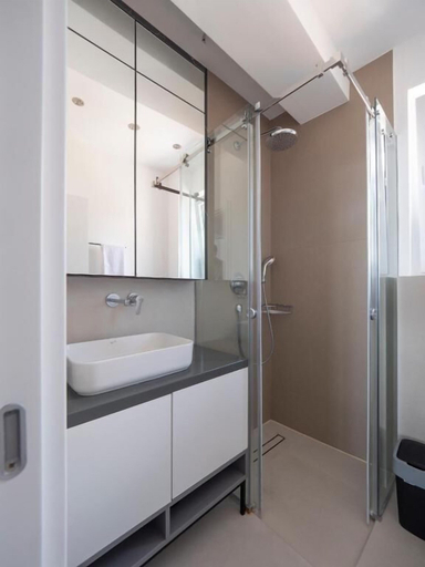 Bathroom, Two Bedroom Apartment Sea View Charlene