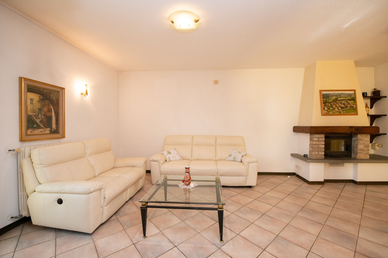 Others 5, Villa Cycas, Brescia