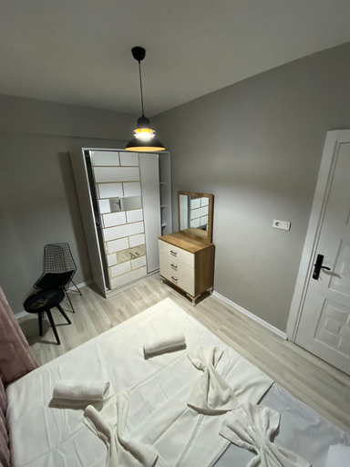 Room 3, Palmiye apartmanı, Fatih
