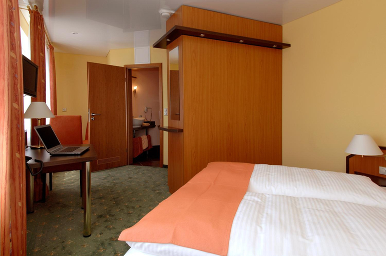 Bedroom 14