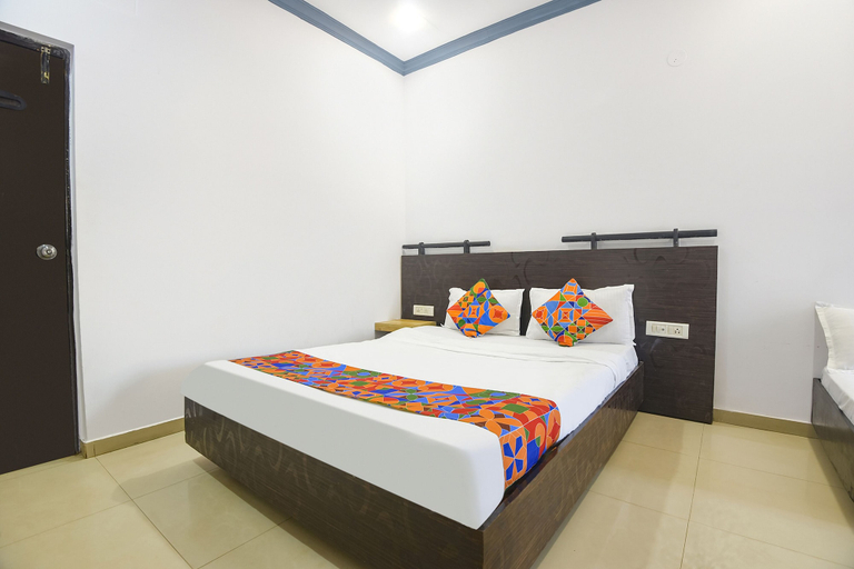 Bedroom 2, FabHotel Neo Calangute Beach Resort, North Goa