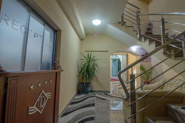 Others 3, Hotel Villa Dislievski