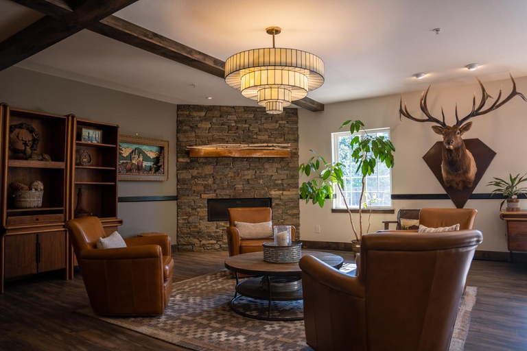 Public Area 2, Blue Elk Inn, Chelan