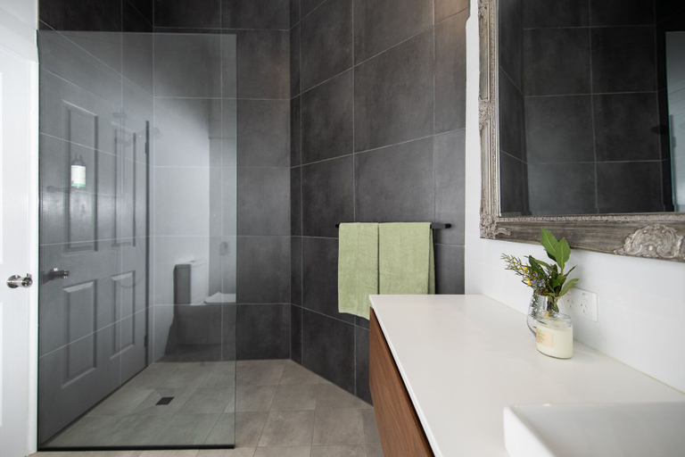 Bathroom 4, Villa Firestone, Mid Murray