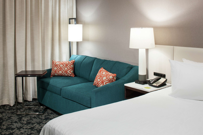 Bedroom 4, Hilton Garden Inn Sacramento/South Natomas, Sacramento